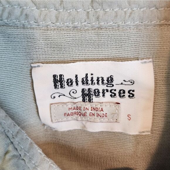 Women's Holding Horses longsleeve button-down shirt, size small - Picture 2 of 4
